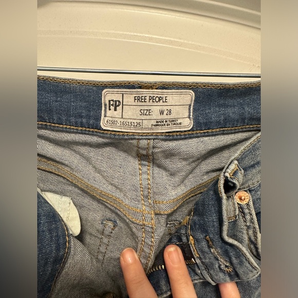 FREE PEOPLE GREAT HEIGHTS FRINGE JEANS - Picture 6 of 8